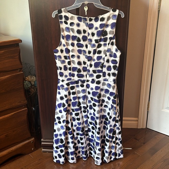 Ricki’s summer dress. - Picture 2 of 3